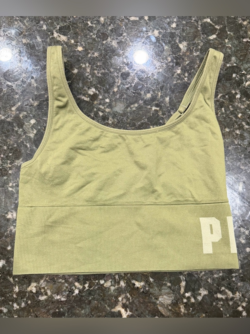 PINK Olive Green Seamless Scoop Sports Bra 💚 Size Medium 💚